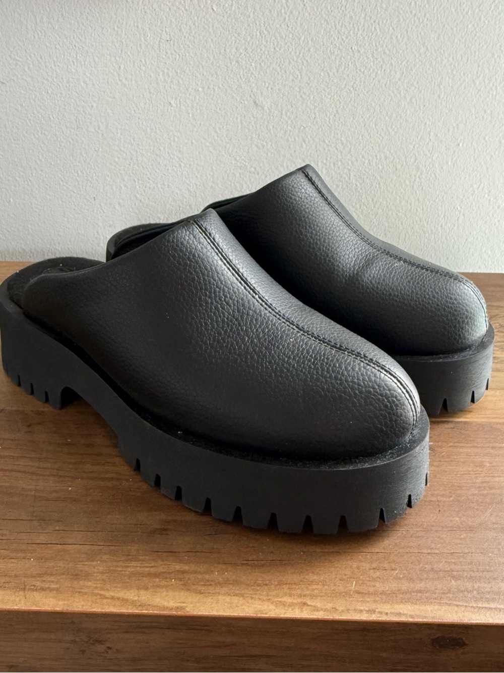 Calia Black Leather Platform Clog Mules sz 6
